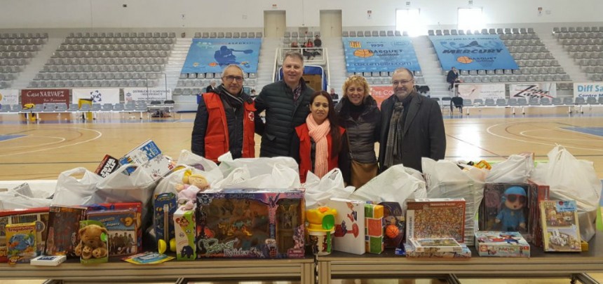 GAIREBÉ 200 JOGUINES RECAPTADES A LA CAMPANYA AMB LA CREU ROJA